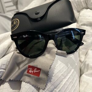 Ray-Ban RB2241 Sunglasses – Authentic – Excellent Condition – With Case